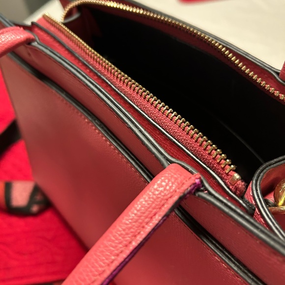 Karl Lagerfeld pink crossbody - Picture 6 of 12